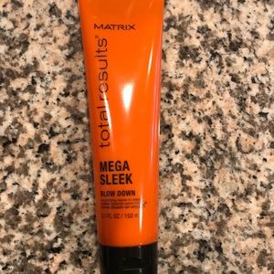 Matrix Total Results Mega Sleek Blow Down Cream